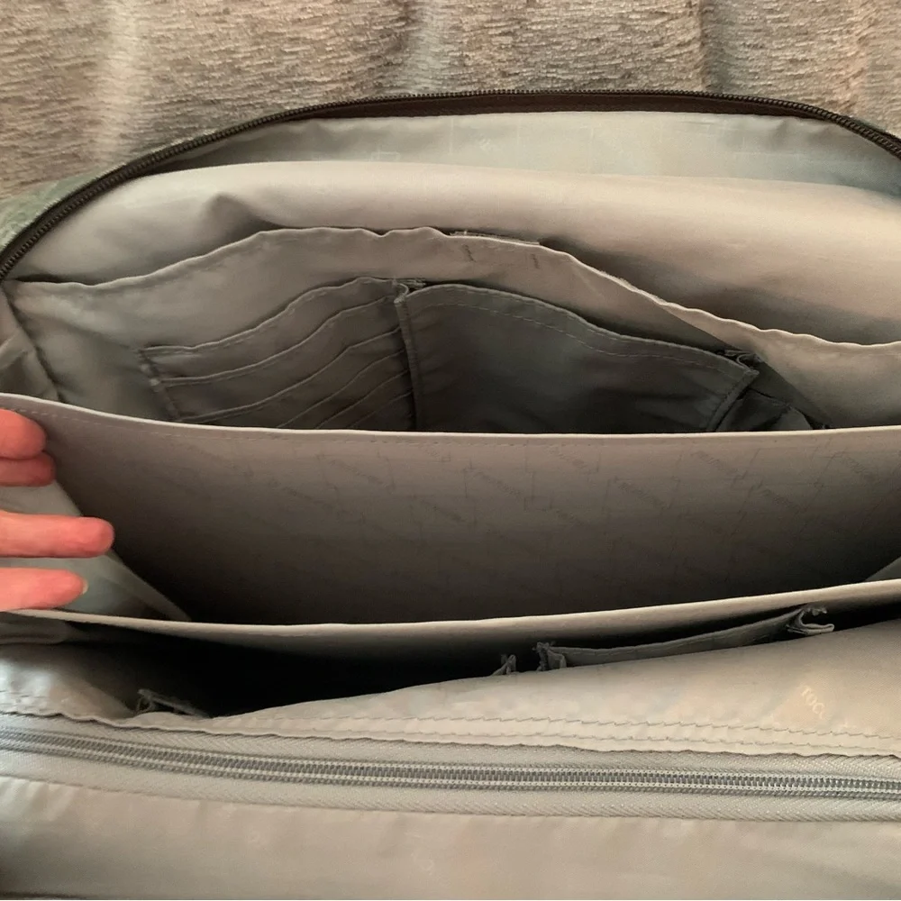 Protocol 2-Piece Luggage & Tote Set - Picture 11 of 16